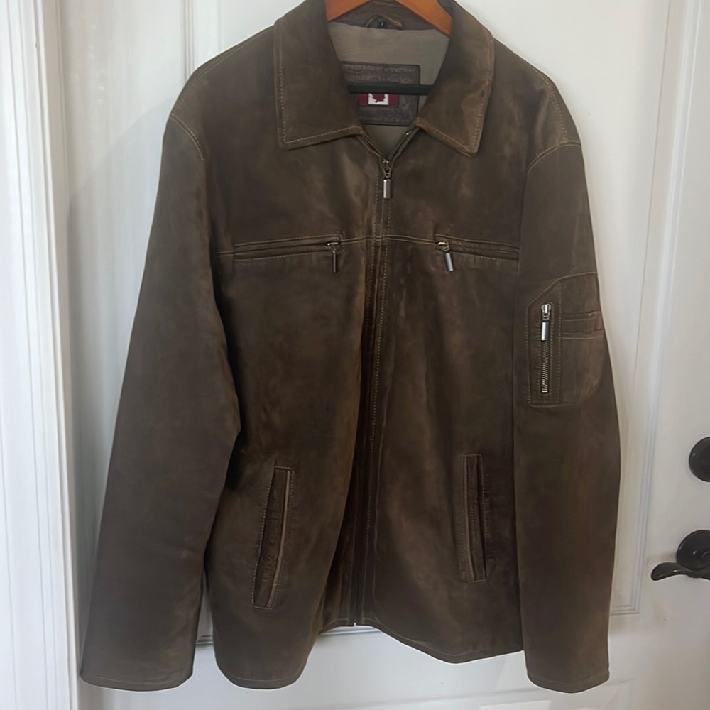 EUC Angelo Litrico brown suede zip up Canadian winter coat. Size large
